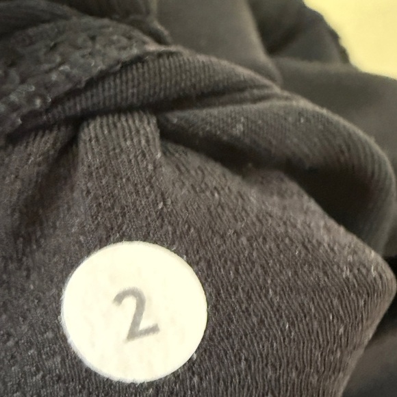 Lululemon Athletica Black Sheer Detail Leggings With Zip Pockets - 2 - Picture 5 of 6